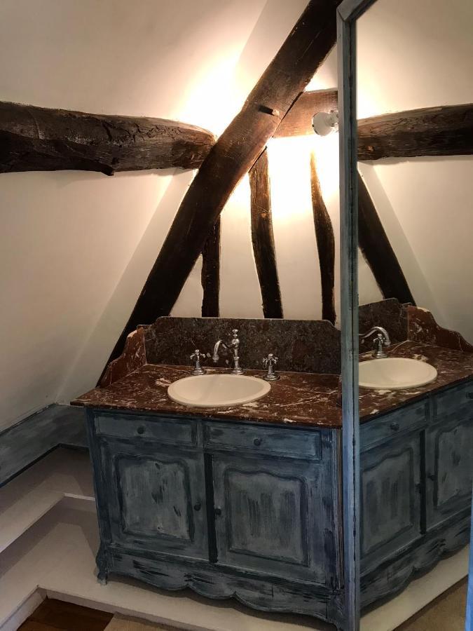 La Gloriette Gite Situe Dans La Propriete Dun Magnifique Manoir Vatteville-la-Rue Luaran gambar