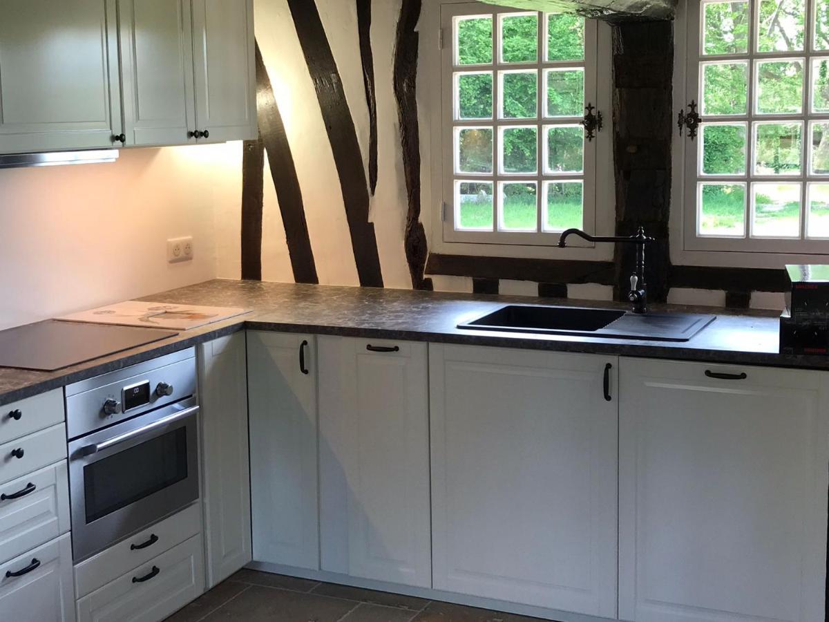 La Gloriette Gite Situe Dans La Propriete Dun Magnifique Manoir Vatteville-la-Rue Luaran gambar