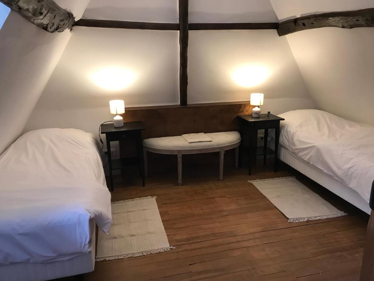 La Gloriette Gite Situe Dans La Propriete Dun Magnifique Manoir Vatteville-la-Rue Luaran gambar