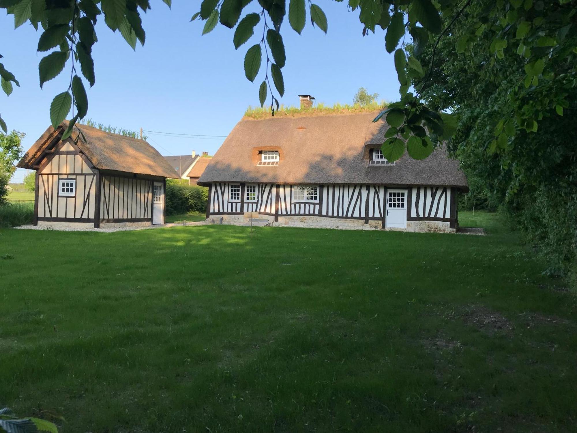 La Gloriette Gite Situe Dans La Propriete Dun Magnifique Manoir Vatteville-la-Rue Luaran gambar