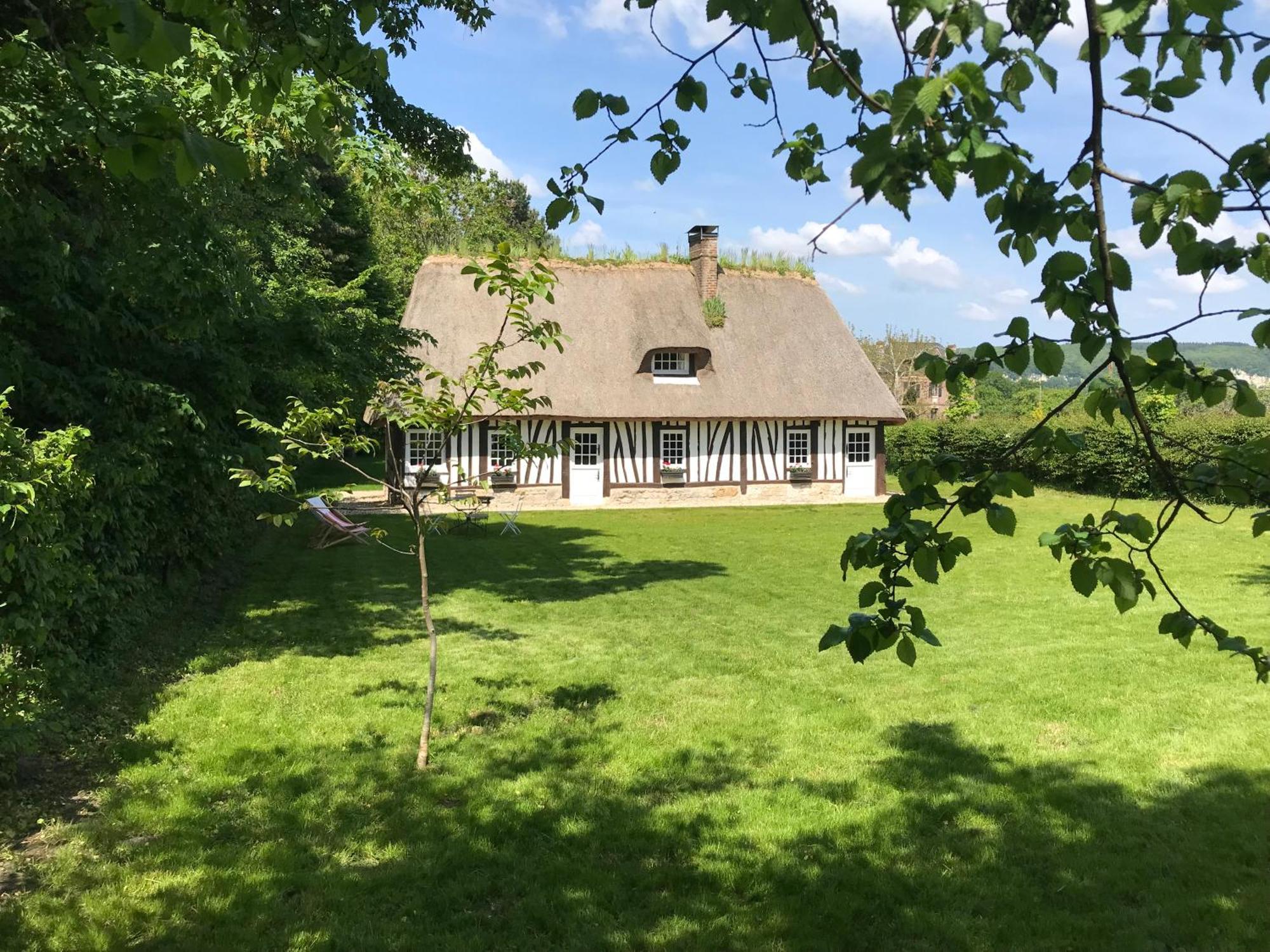 La Gloriette Gite Situe Dans La Propriete Dun Magnifique Manoir Vatteville-la-Rue Luaran gambar